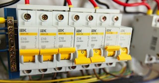 Монтаж УЗО - установка по доступной цене от 370 руб в Курчатове от ЭлектроКрч